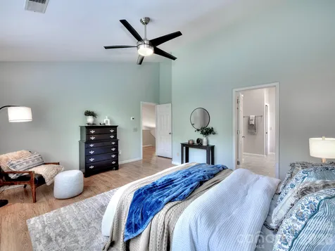 11206 Longhedge Lane Charlotte NC 28273