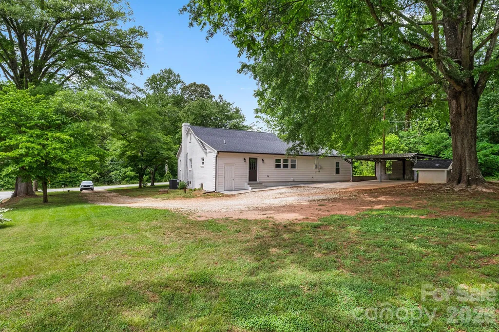 2376 S Us 321 Highway Newton NC 28658