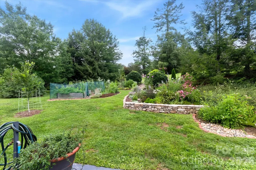 36 Sheffield Place Brevard NC 28712
