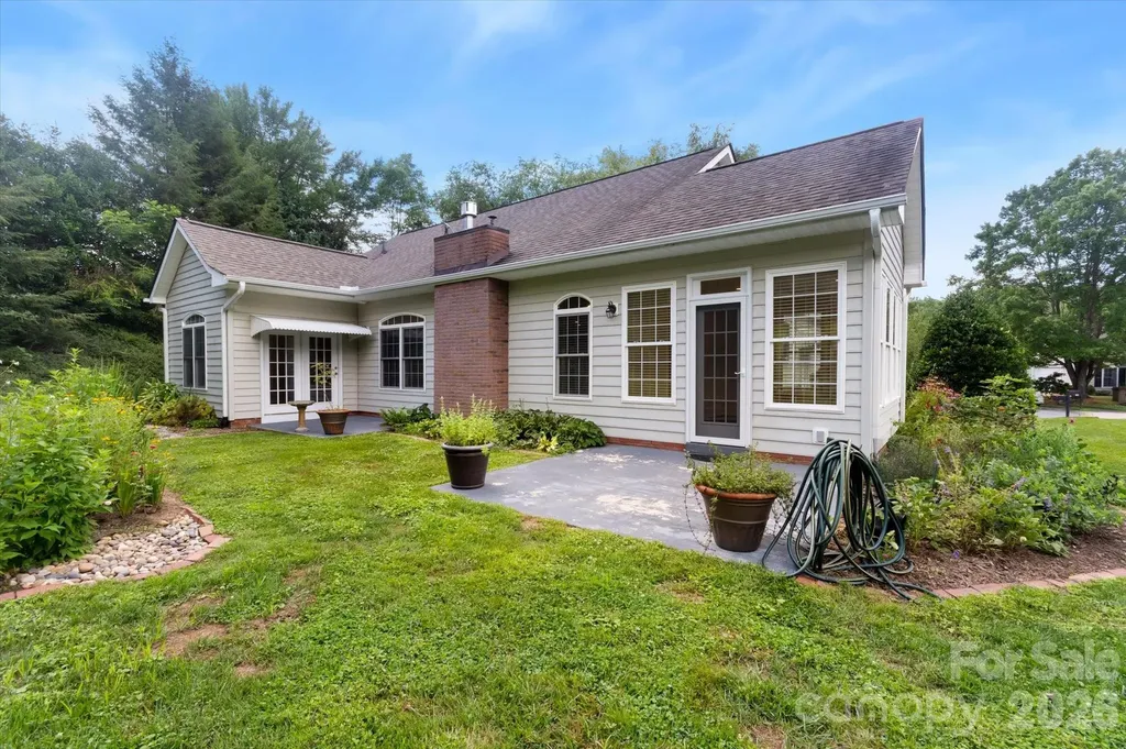 36 Sheffield Place Brevard NC 28712