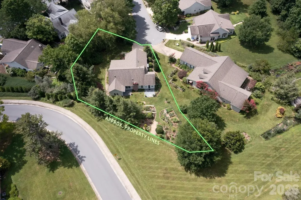36 Sheffield Place Brevard NC 28712