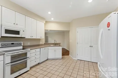 36 Sheffield Place Brevard NC 28712