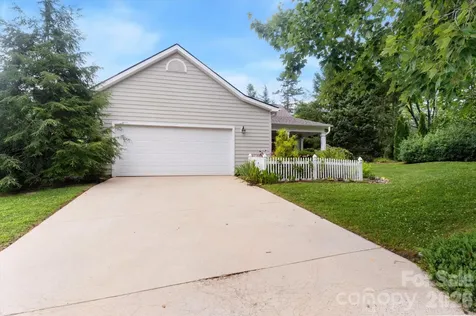 36 Sheffield Place Brevard NC 28712