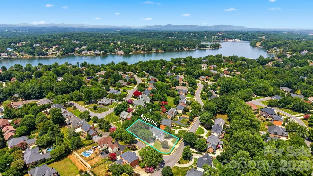 308 41st Avenue Place NW Hickory NC 28601