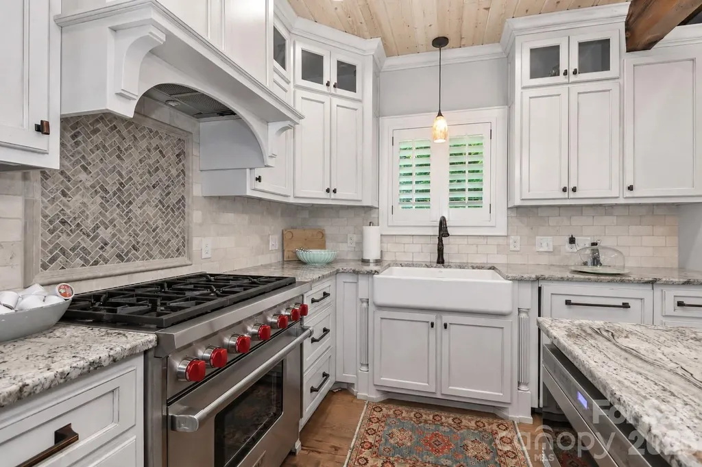 777 Green Hill Road Blowing Rock NC 28605