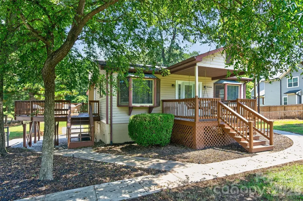 7040 Pear Tree Road Charlotte NC 28216