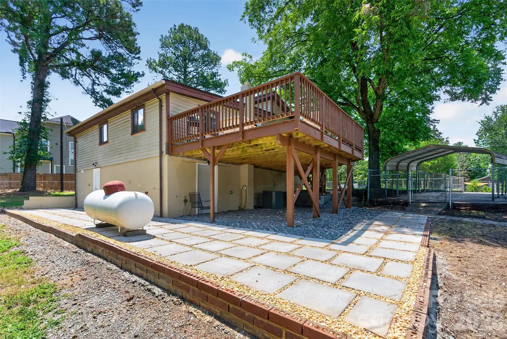 7040 Pear Tree Road Charlotte NC 28216
