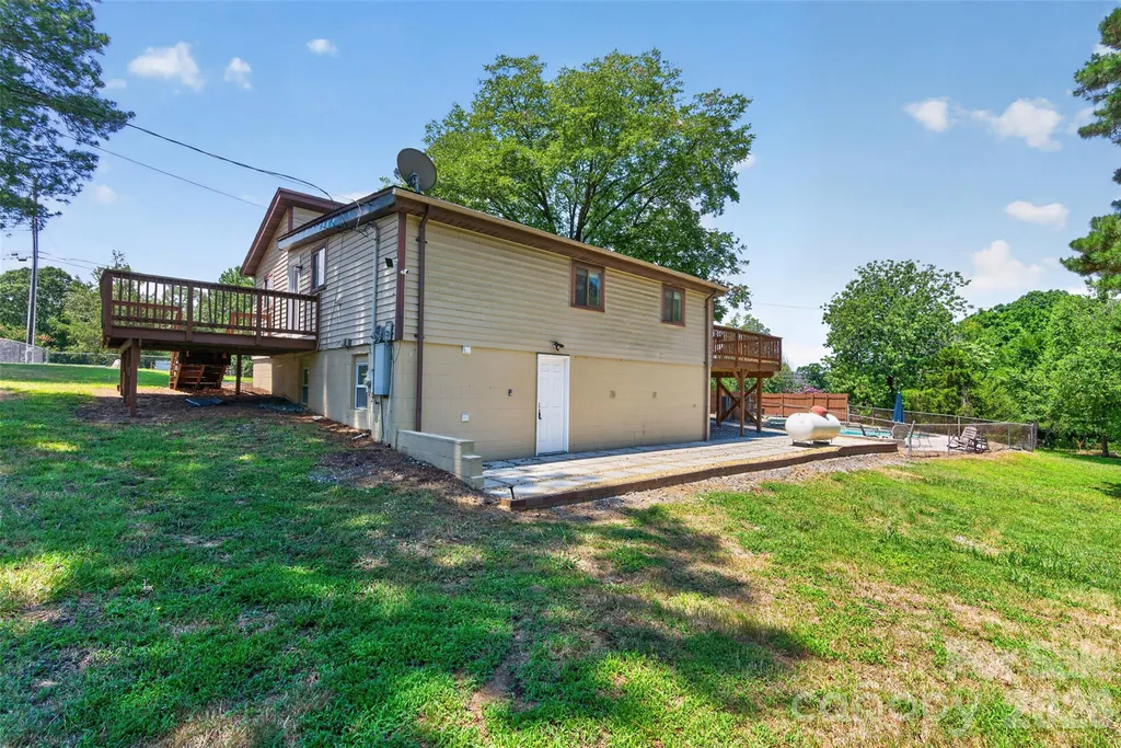 7040 Pear Tree Road Charlotte NC 28216