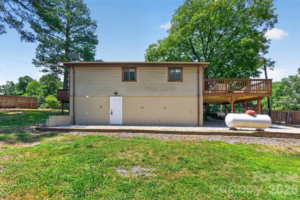 7040 Pear Tree Road Charlotte NC 28216