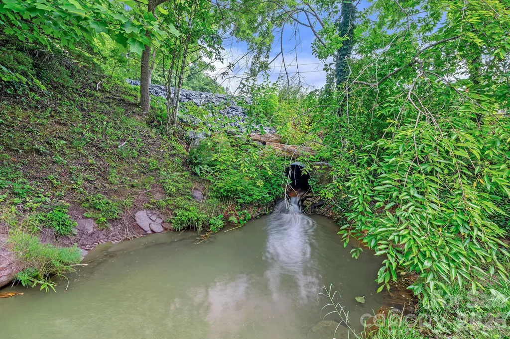 5239 Gerton Highway Gerton NC 28735