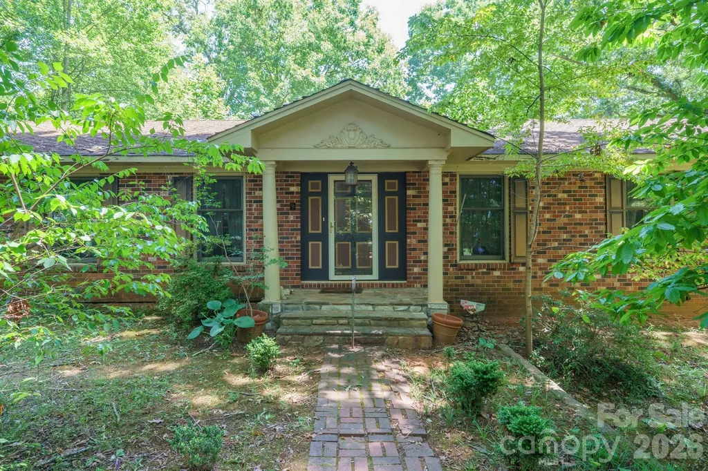 1729 Brentwood Drive Newton NC 28658