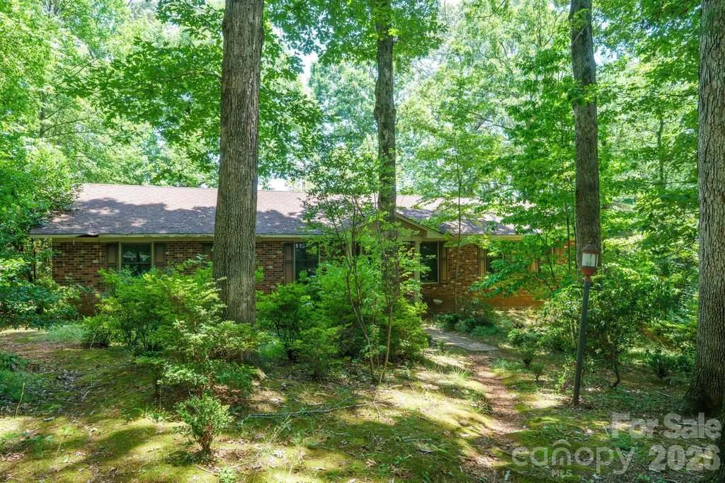 1729 Brentwood Drive Newton NC 28658