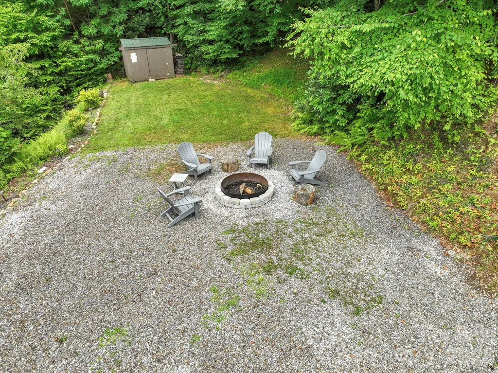 1901 Blue Rock Road Burnsville NC 28714