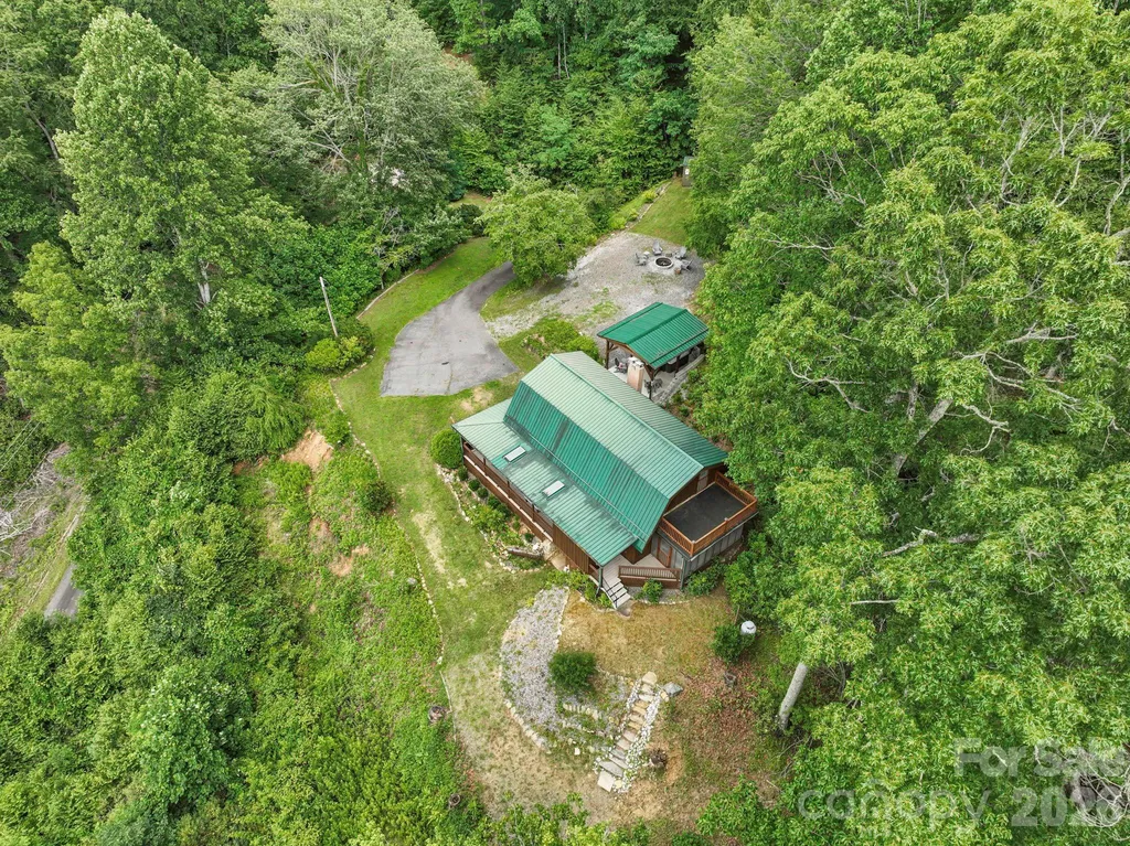 1901 Blue Rock Road Burnsville NC 28714