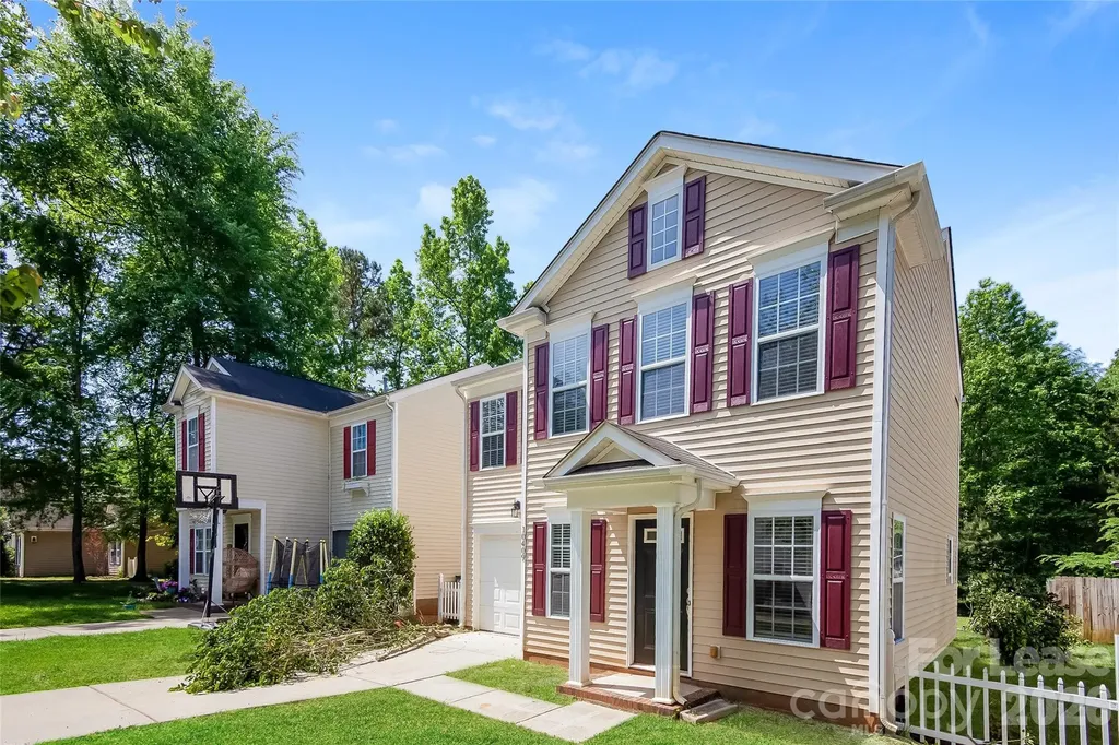 10409 Hugue Way Charlotte NC 28214