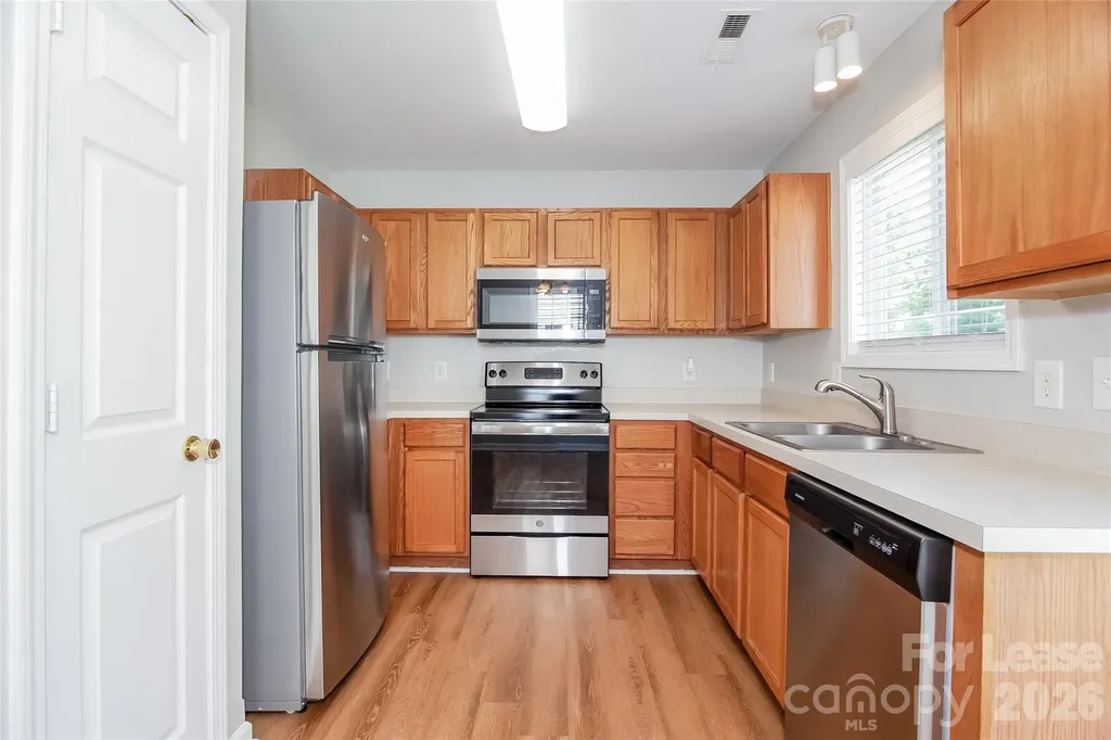 10409 Hugue Way Charlotte NC 28214