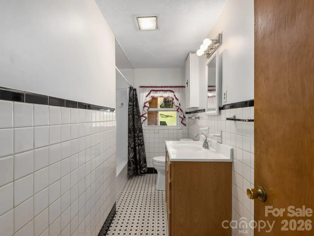 44 Bear Creek Road Asheville NC 28806