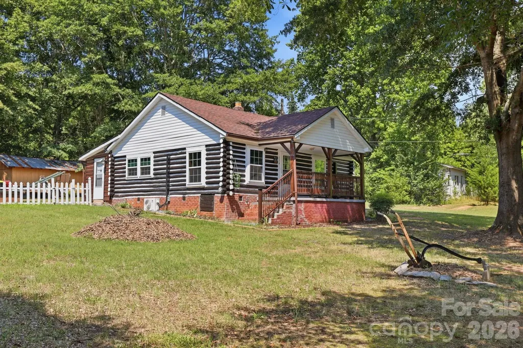 114 Beacon Hill Ellenboro NC 28040