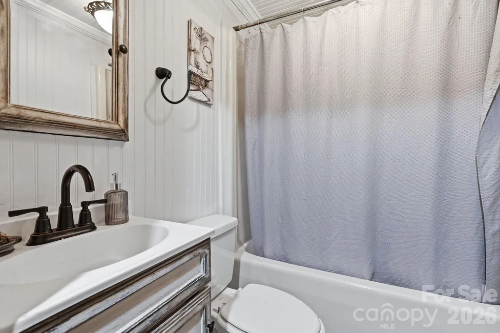 114 Beacon Hill Ellenboro NC 28040