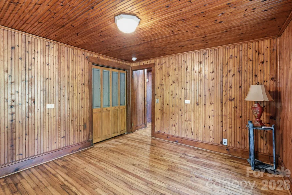 114 Beacon Hill Ellenboro NC 28040