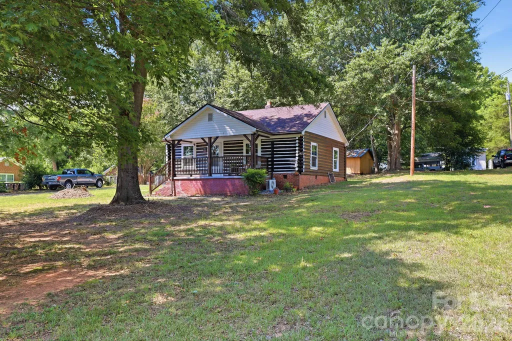 114 Beacon Hill Ellenboro NC 28040