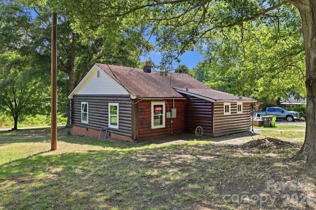 114 Beacon Hill Ellenboro NC 28040