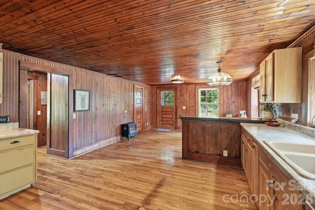 114 Beacon Hill Ellenboro NC 28040