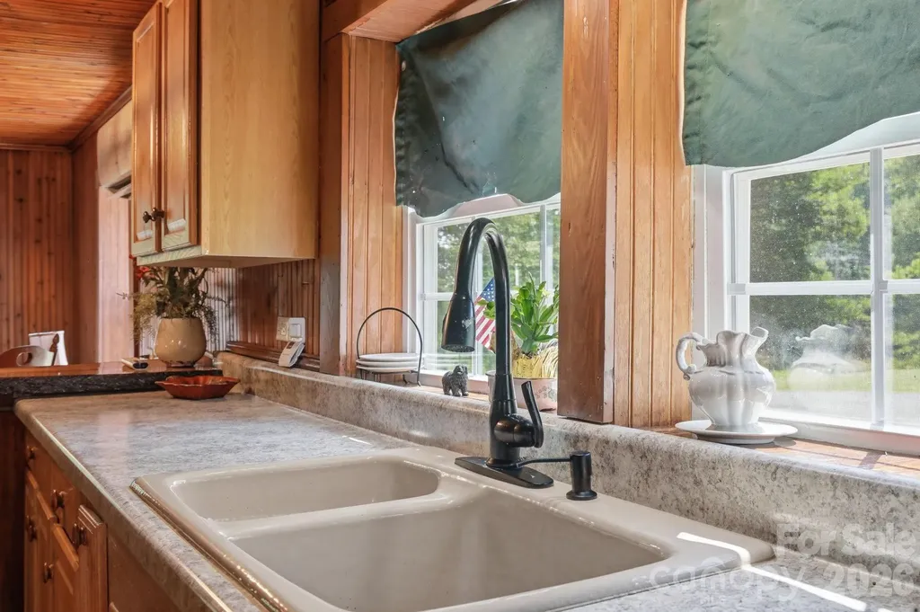 114 Beacon Hill Ellenboro NC 28040