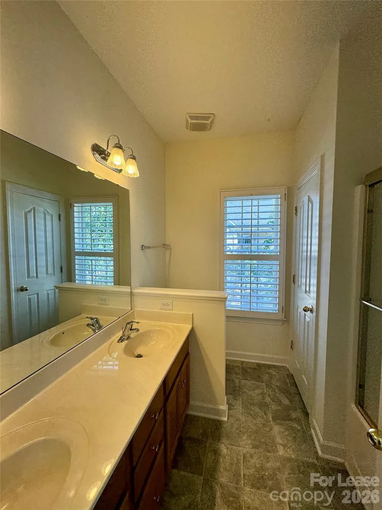 12012 Bordeaux Street Charlotte NC 28277