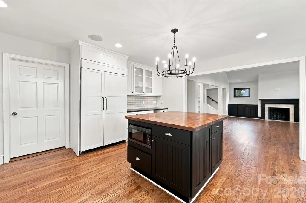 4467 Woodlark Lane Charlotte NC 28211