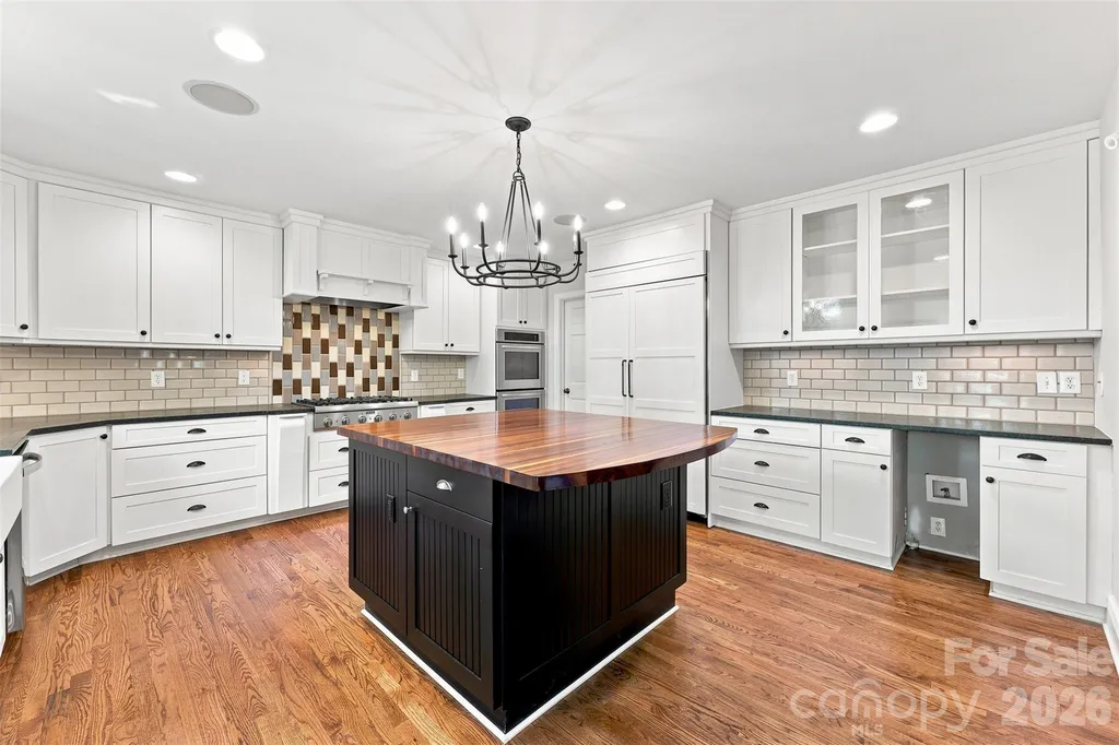 4467 Woodlark Lane Charlotte NC 28211