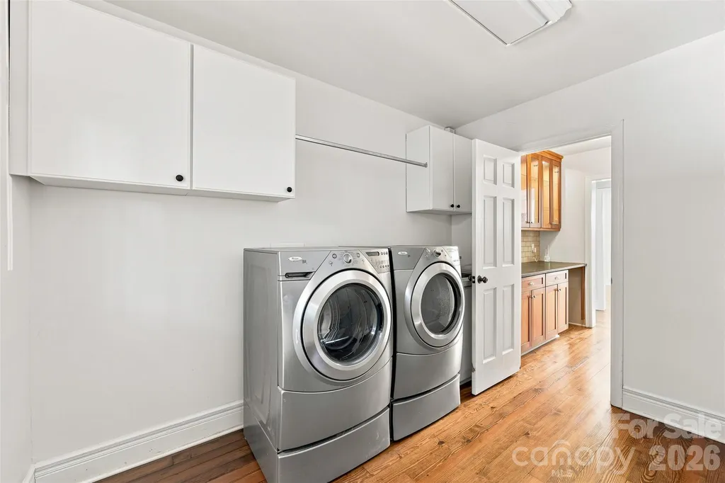 4467 Woodlark Lane Charlotte NC 28211