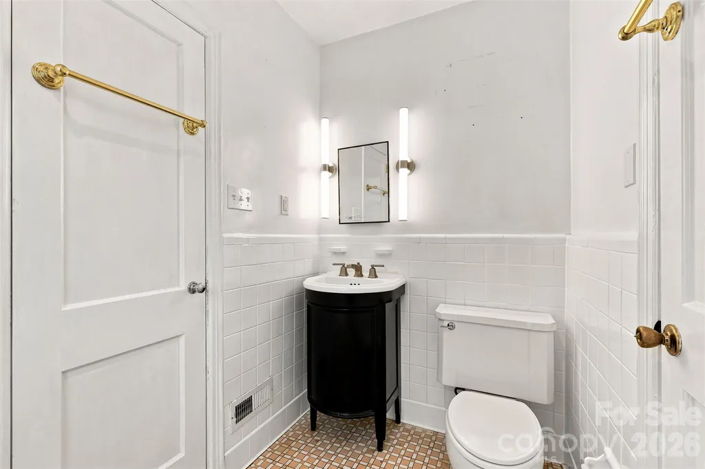 4467 Woodlark Lane Charlotte NC 28211