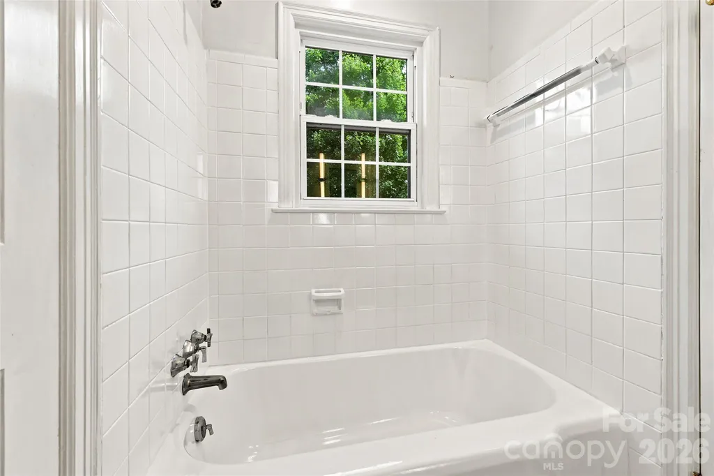 4467 Woodlark Lane Charlotte NC 28211