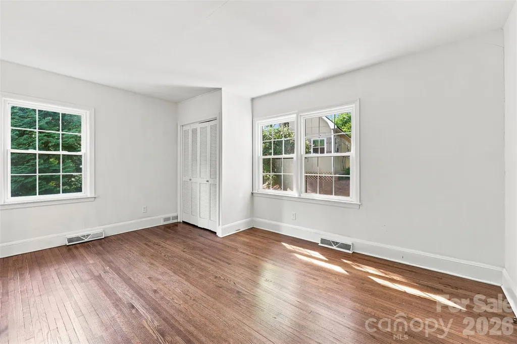 4467 Woodlark Lane Charlotte NC 28211