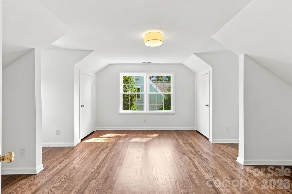 4467 Woodlark Lane Charlotte NC 28211
