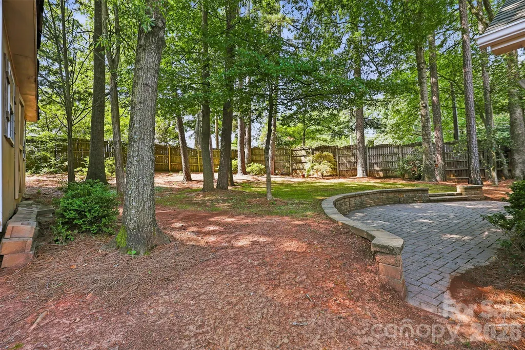 4467 Woodlark Lane Charlotte NC 28211