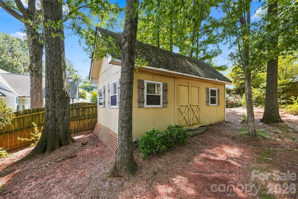 4467 Woodlark Lane Charlotte NC 28211