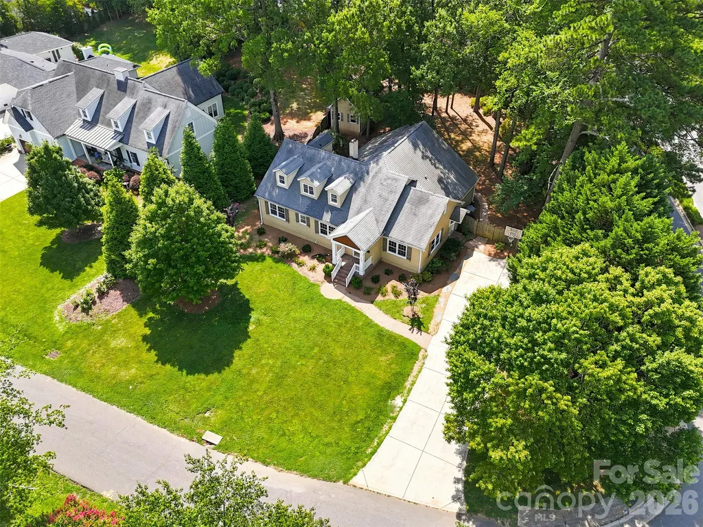 4467 Woodlark Lane Charlotte NC 28211