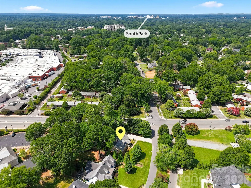 4467 Woodlark Lane Charlotte NC 28211