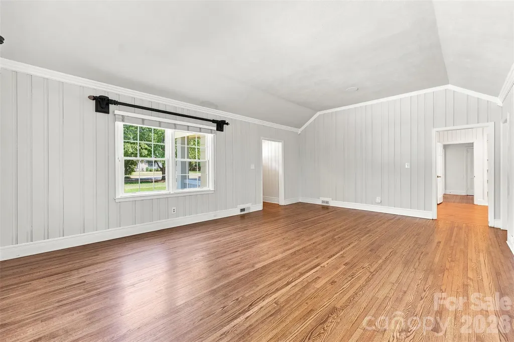 4467 Woodlark Lane Charlotte NC 28211