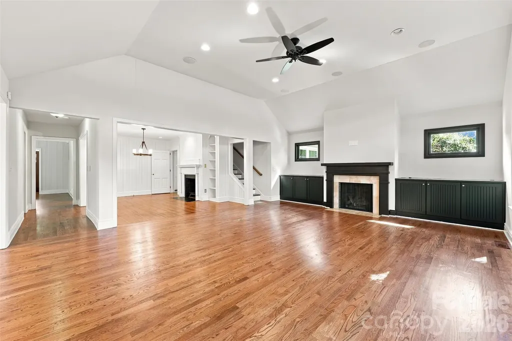 4467 Woodlark Lane Charlotte NC 28211