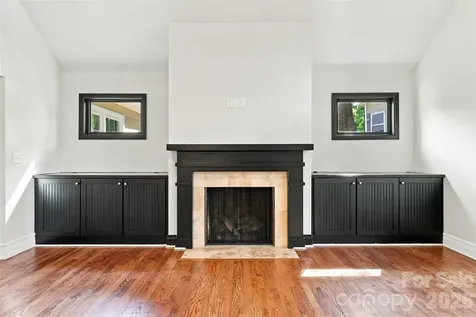 4467 Woodlark Lane Charlotte NC 28211