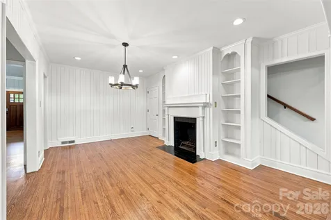 4467 Woodlark Lane Charlotte NC 28211