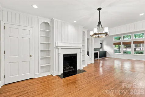 4467 Woodlark Lane Charlotte NC 28211