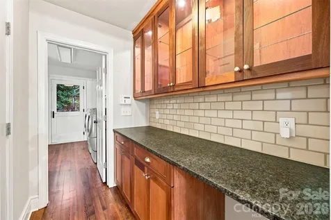 4467 Woodlark Lane Charlotte NC 28211