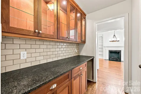 4467 Woodlark Lane Charlotte NC 28211
