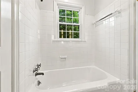 4467 Woodlark Lane Charlotte NC 28211