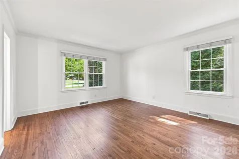 4467 Woodlark Lane Charlotte NC 28211