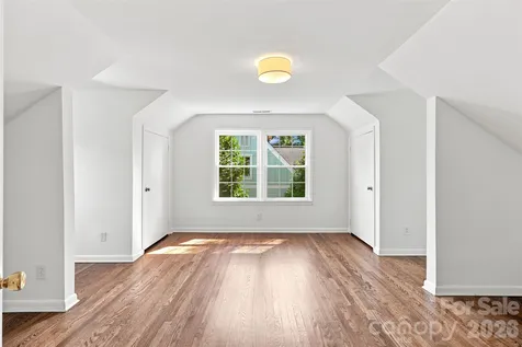 4467 Woodlark Lane Charlotte NC 28211